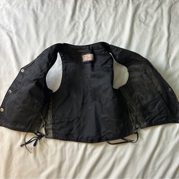 Vintage 70’s 100% leather biker vest - Picture 4 of 6